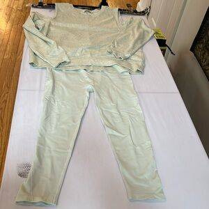 Abercrombie & Finch XL green 2 piece set off the shoulder sweatshirt & leggings